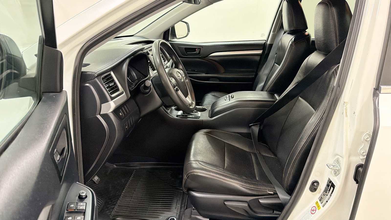 Thumbnail: 2017 Toyota Highlander - 13