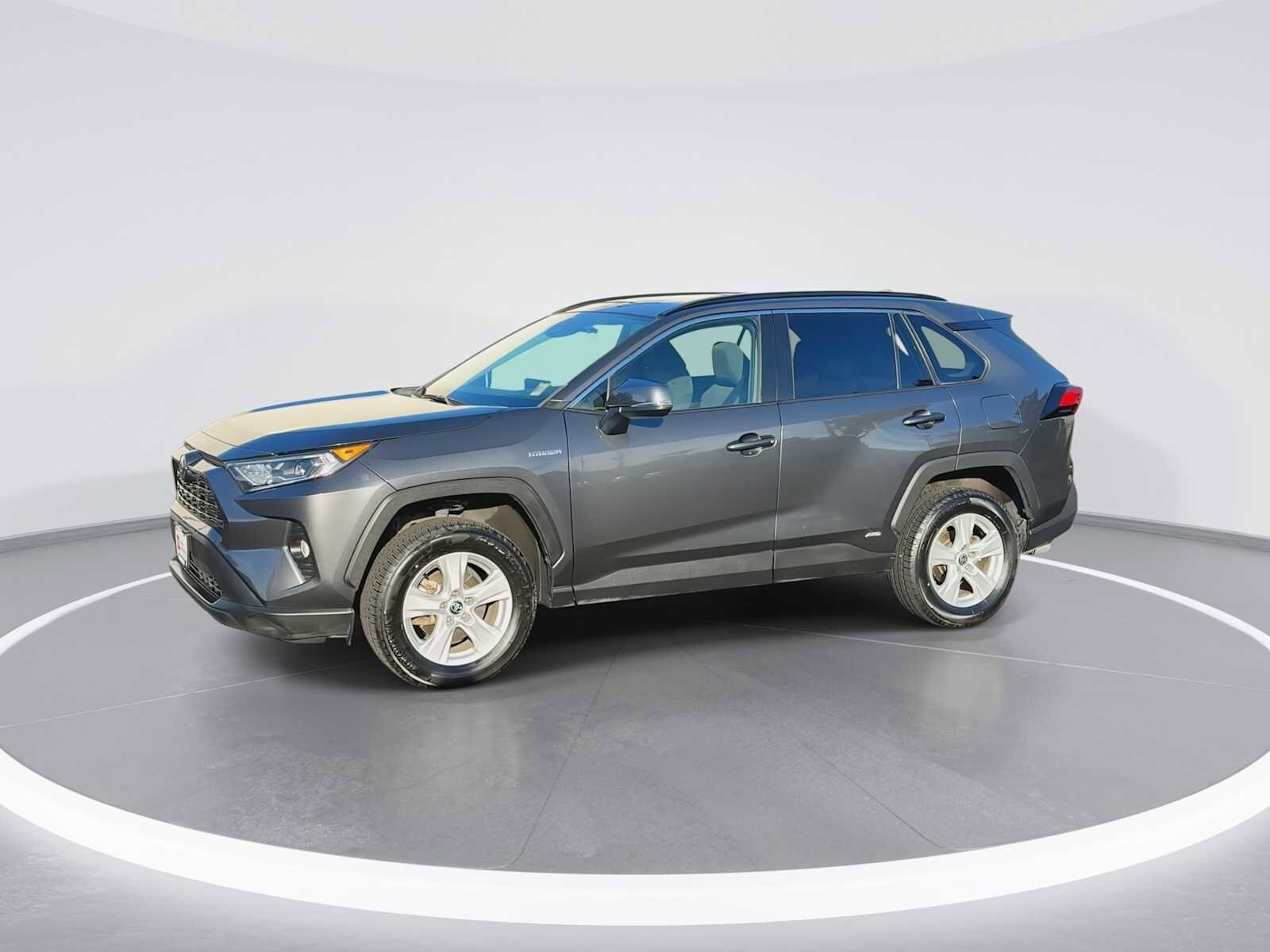 2021 Toyota RAV4 Hybrid XLE photo 4