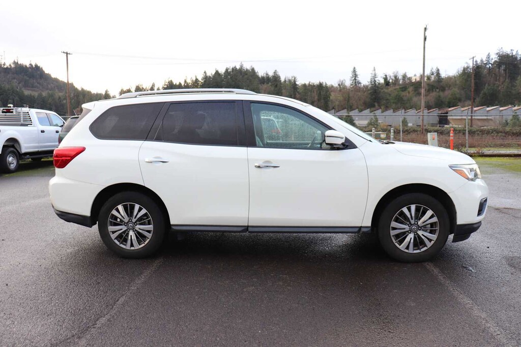 Used 2020 Nissan Pathfinder SL SUV