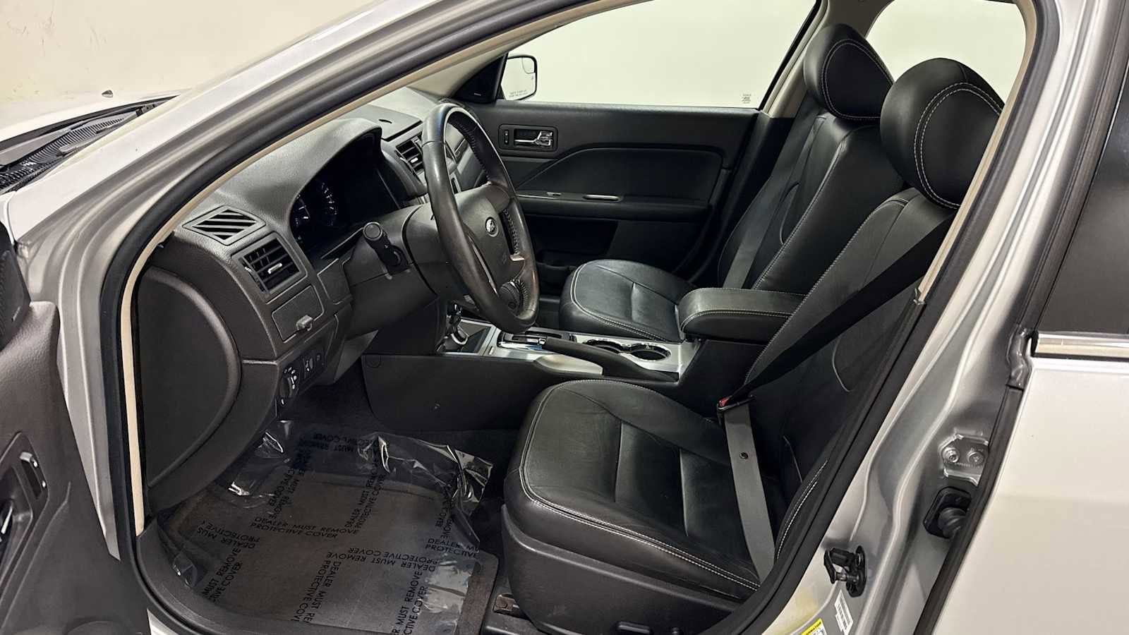 Thumbnail: 2011 Ford Fusion - 13