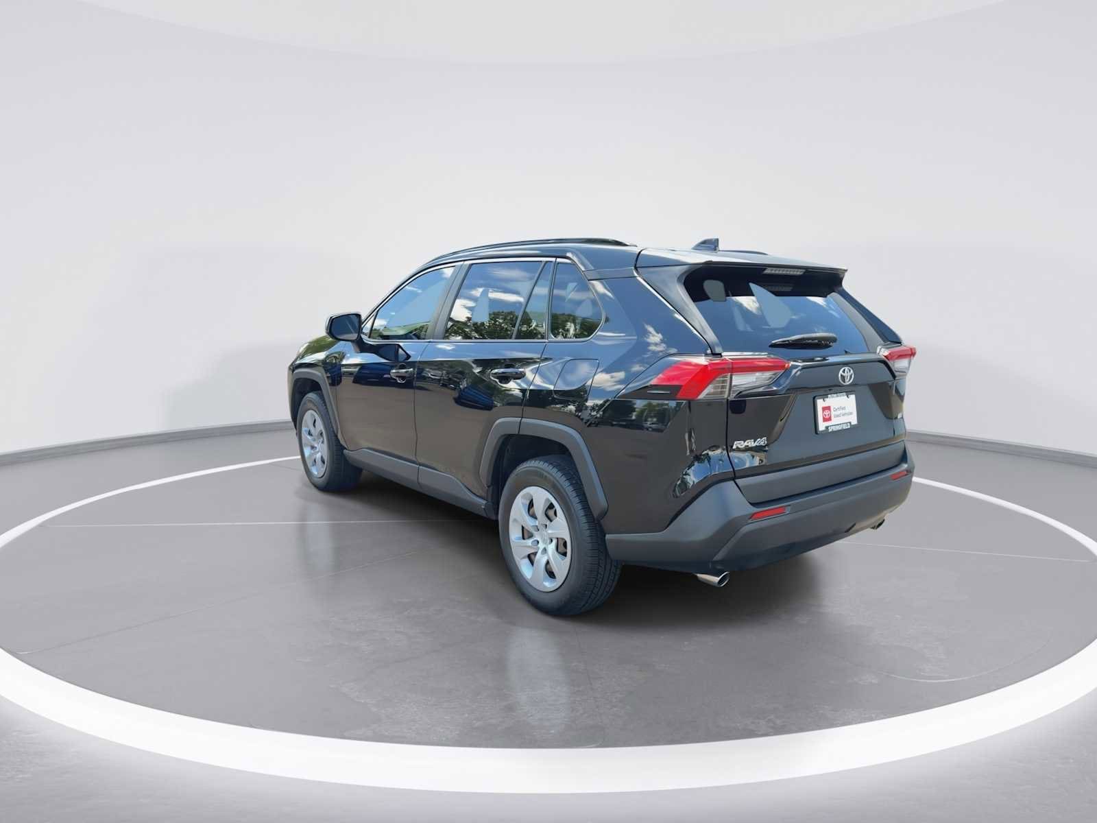 Thumbnail: 2019 Toyota RAV4 - 6