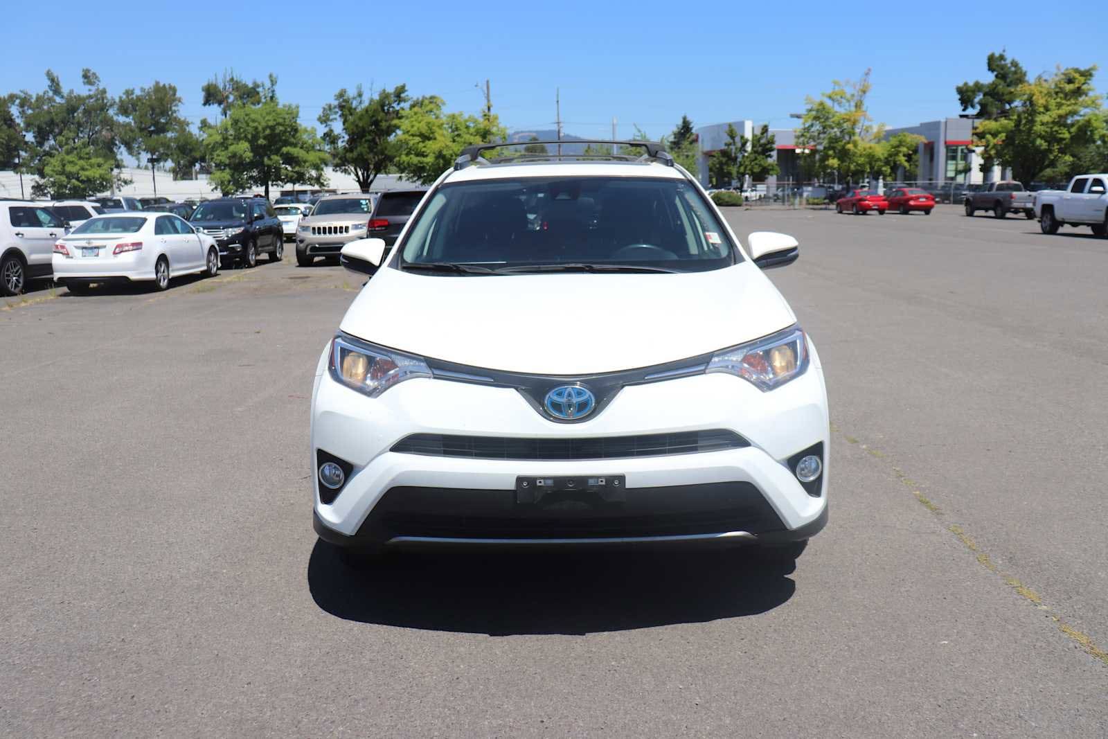 Thumbnail: 2018 Toyota RAV4 - 2