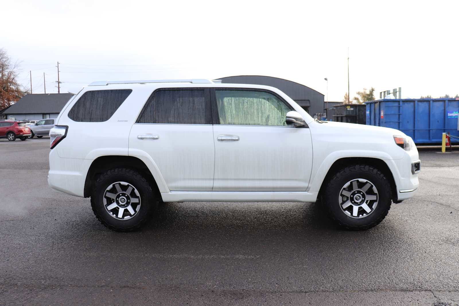 Thumbnail: 2022 Toyota 4Runner - 4