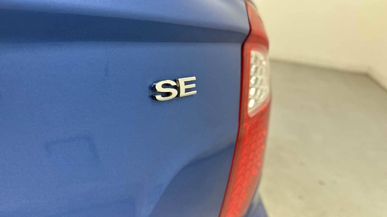 Thumbnail: 2011 Ford Fusion - 26