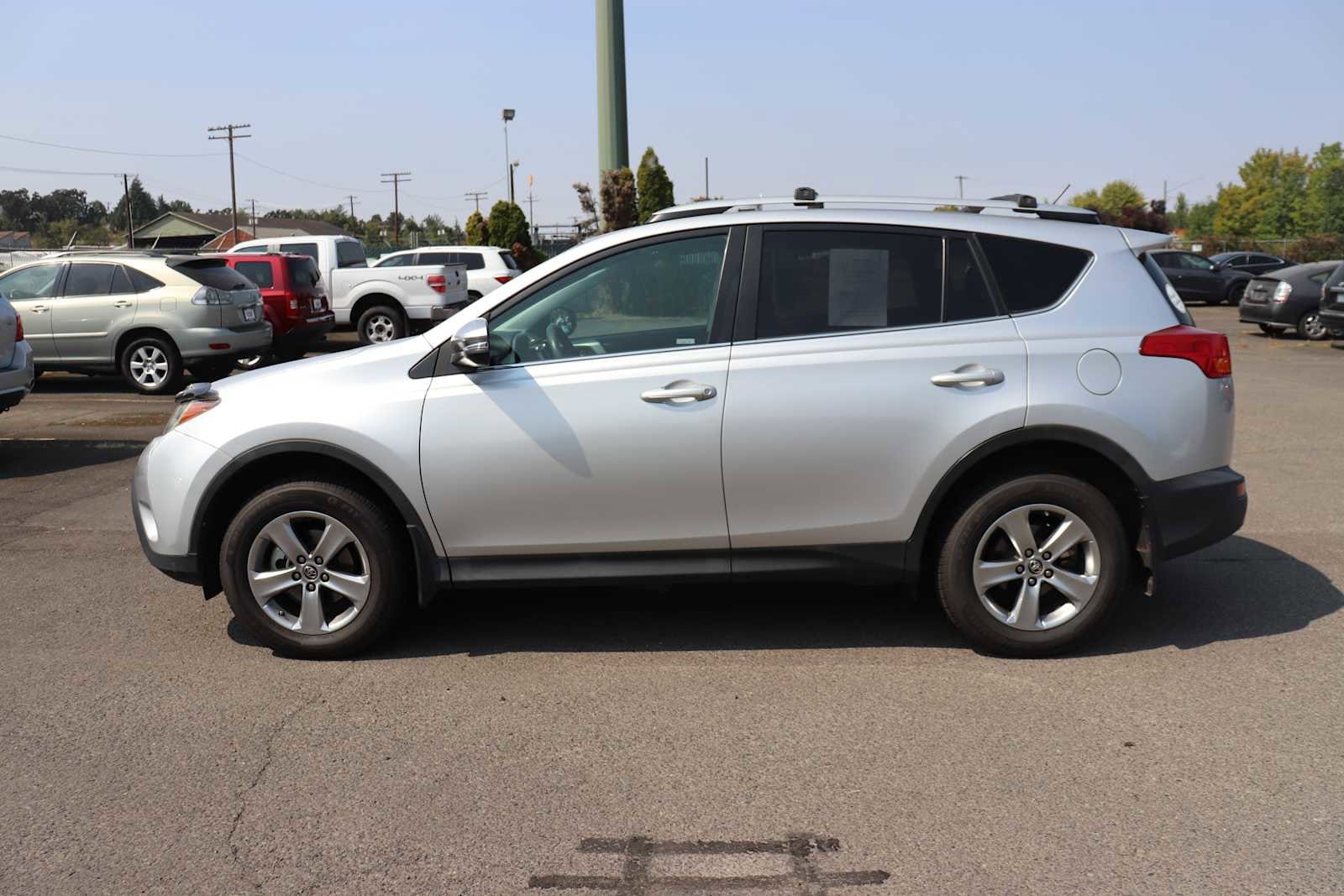 Thumbnail: 2015 Toyota RAV4 - 8