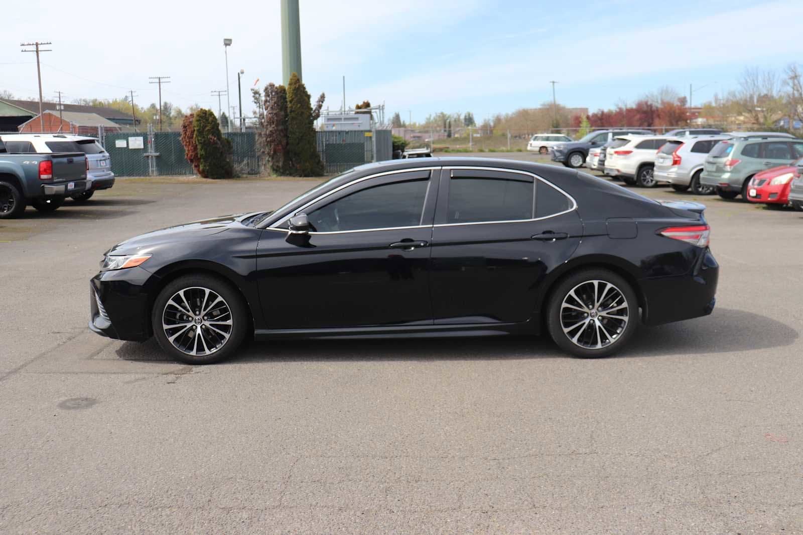 Thumbnail: 2018 Toyota Camry - 8