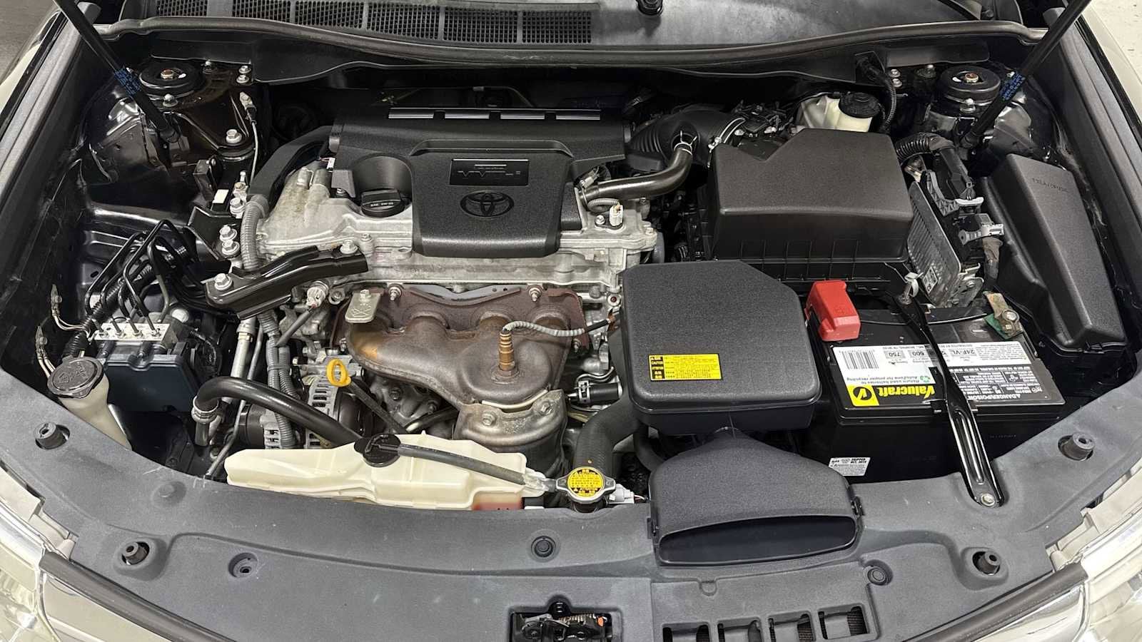 Thumbnail: 2012 Toyota Camry - 28