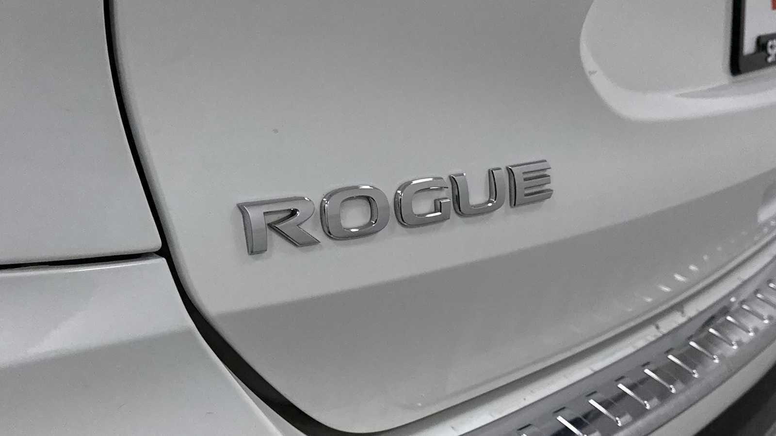 Thumbnail: 2017 Nissan Rogue - 27