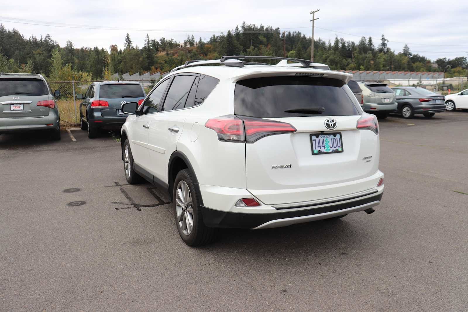 Thumbnail: 2016 Toyota RAV4 - 7