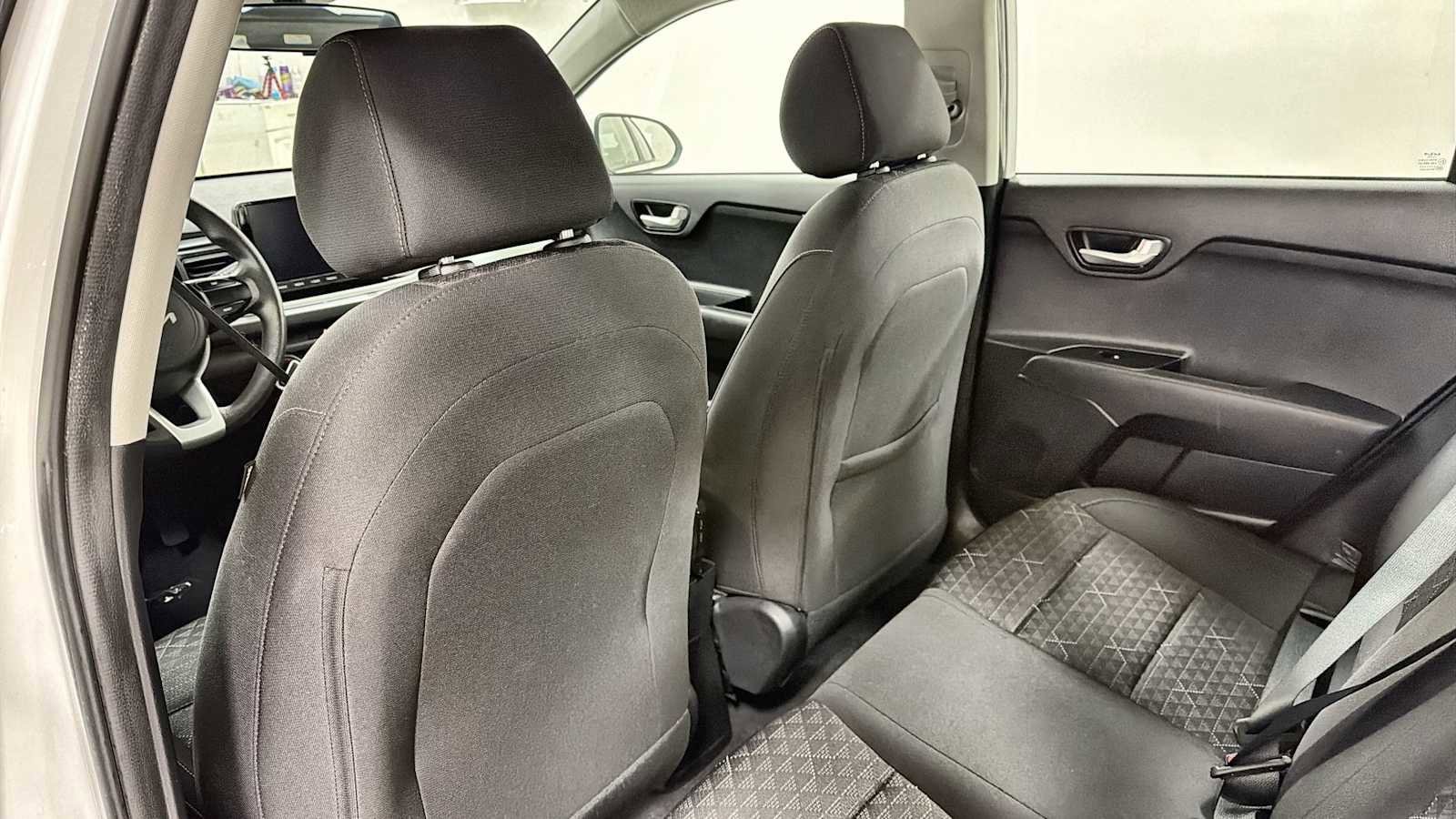 Thumbnail: 2022 Kia Rio - 24