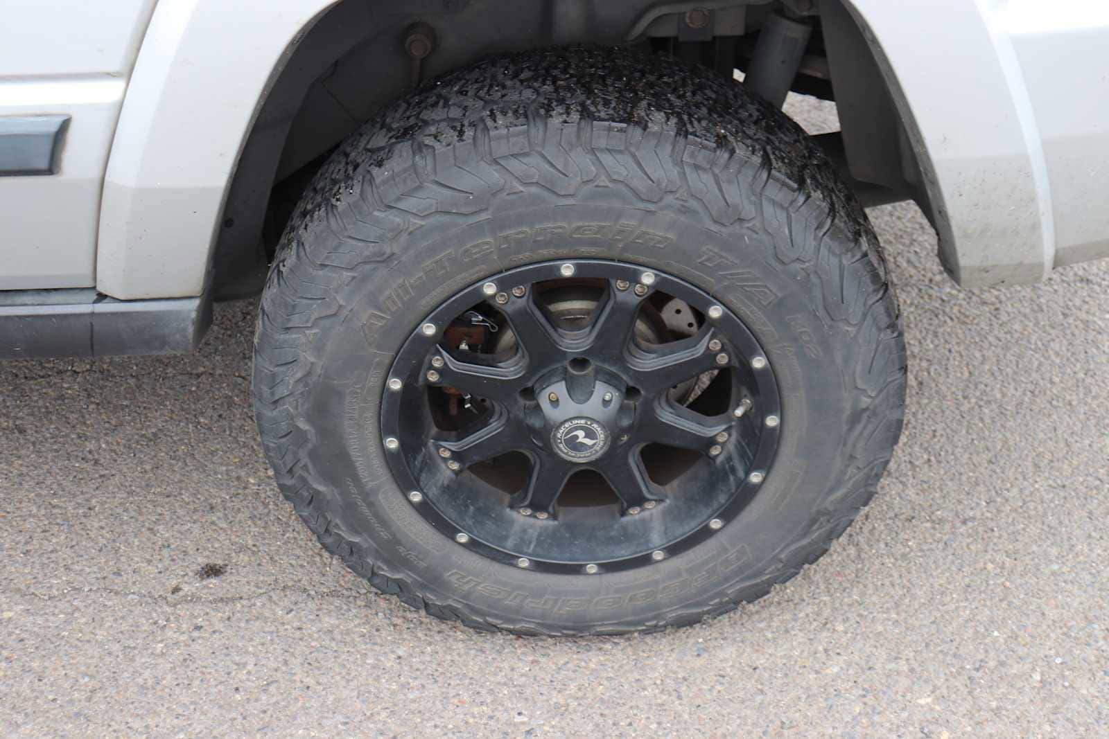 Thumbnail: 2008 Jeep Commander - 9