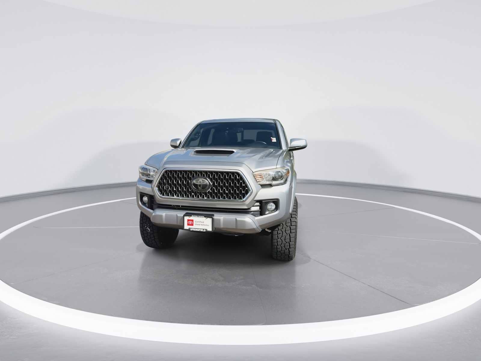 Thumbnail: 2018 Toyota Tacoma - 3