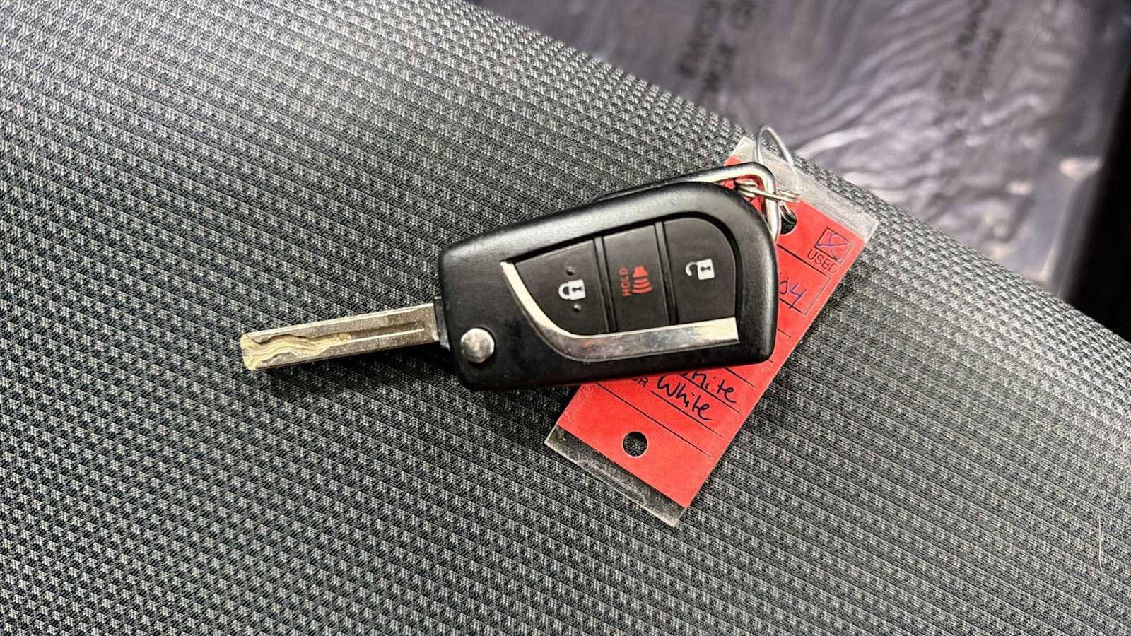 Thumbnail: 2021 Toyota RAV4 - 30