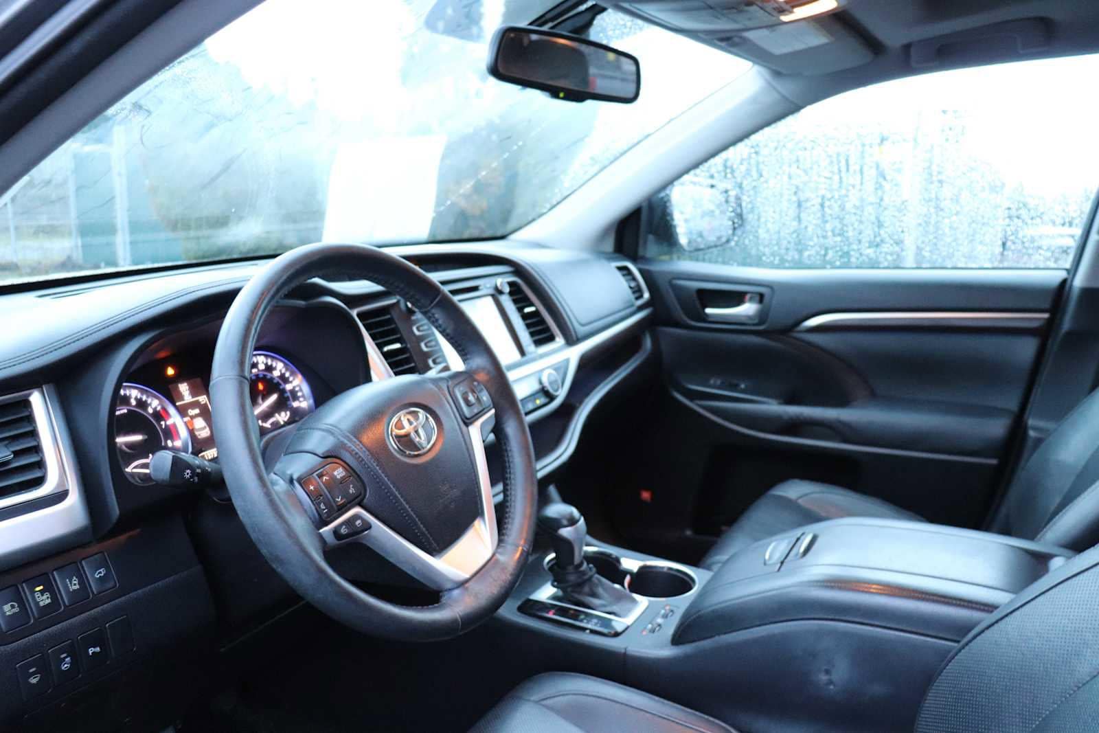 Thumbnail: 2015 Toyota Highlander - 10