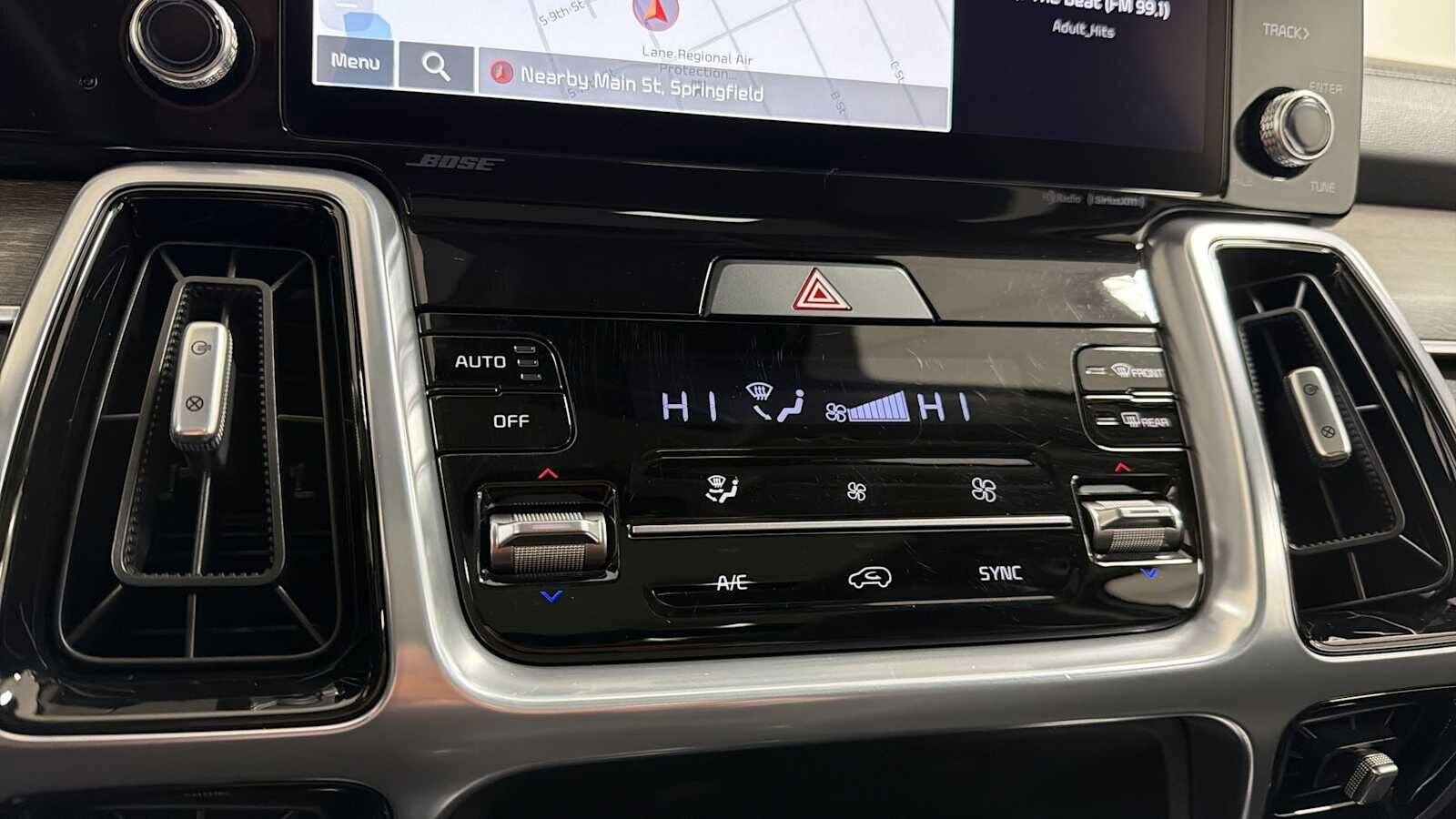 Thumbnail: 2023 Kia Sorento - 21