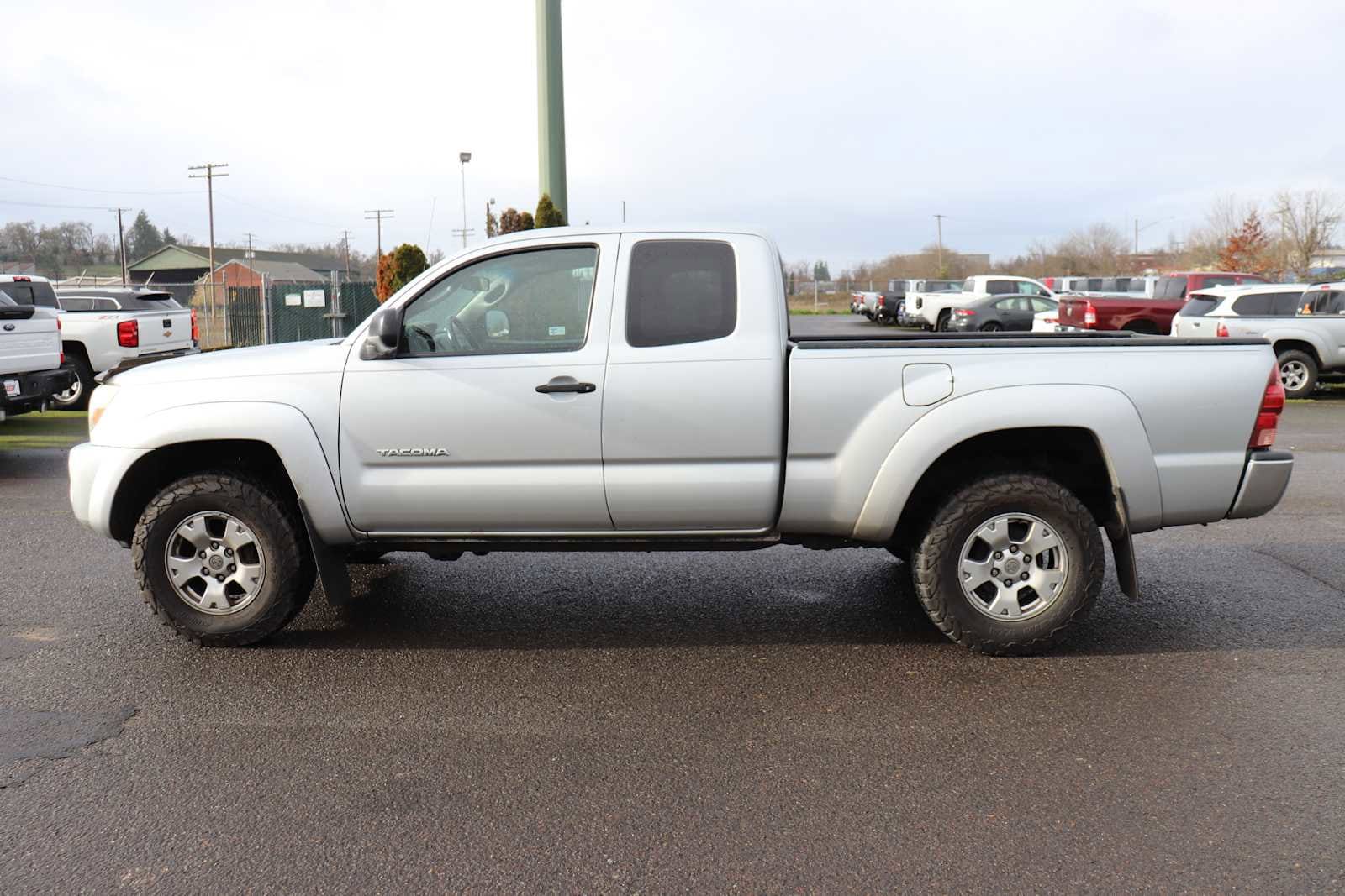 Thumbnail: 2005 Toyota Tacoma - 8