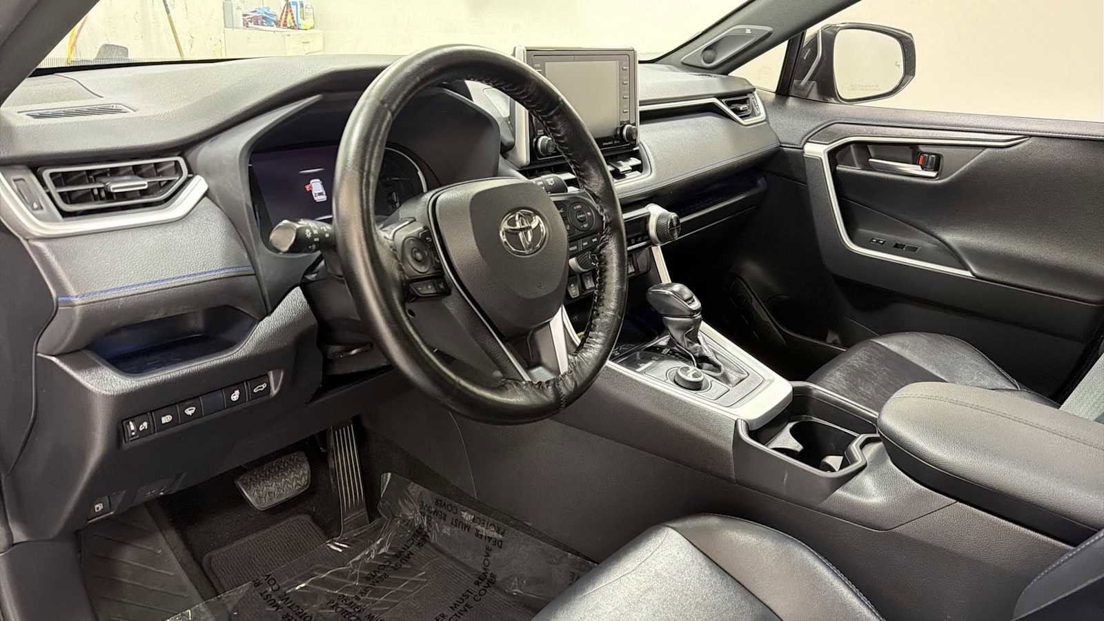 Thumbnail: 2019 Toyota RAV4 - 12