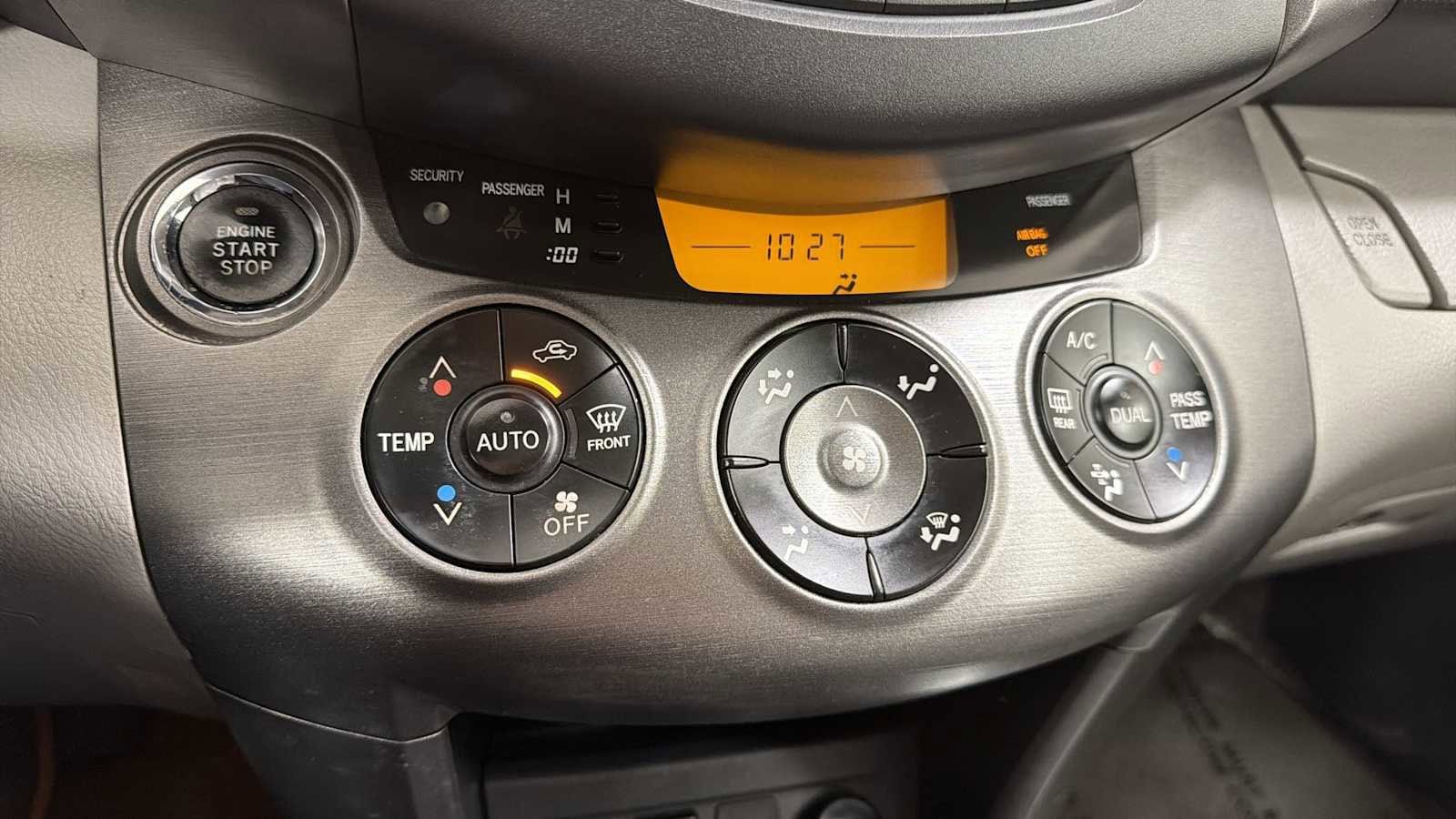 Thumbnail: 2009 Toyota RAV4 - 20