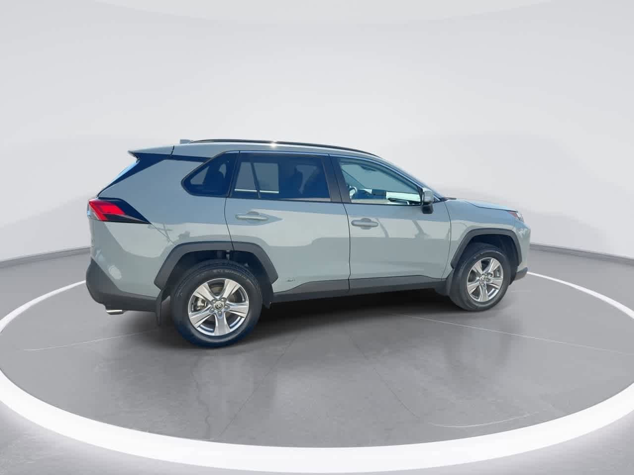 Thumbnail: 2022 Toyota RAV4 - 8