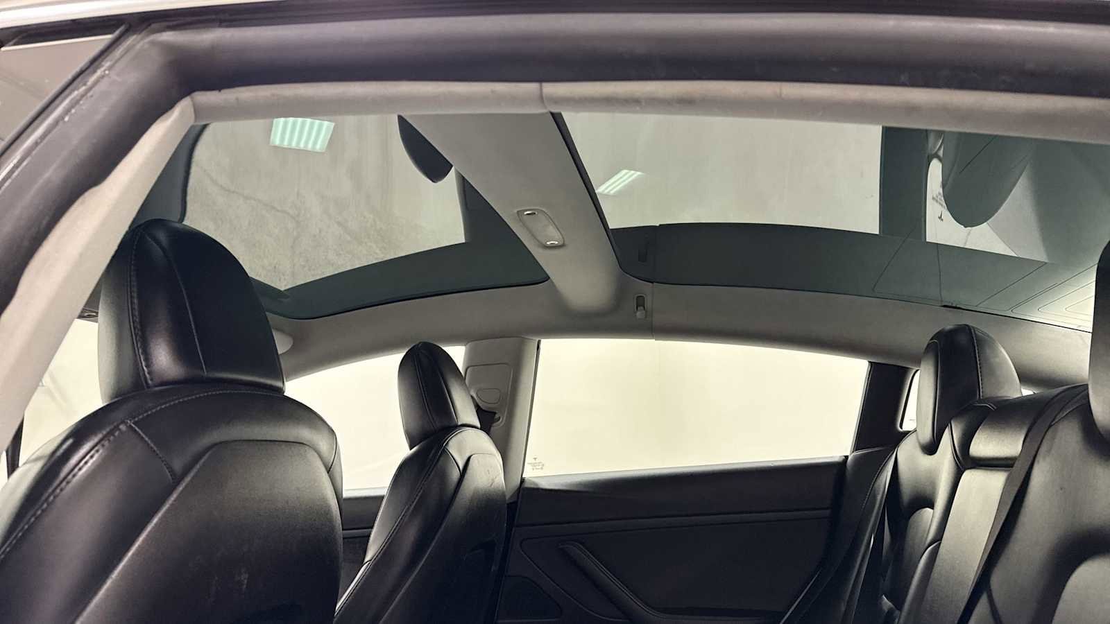 Thumbnail: 2020 Tesla Model 3 - 24