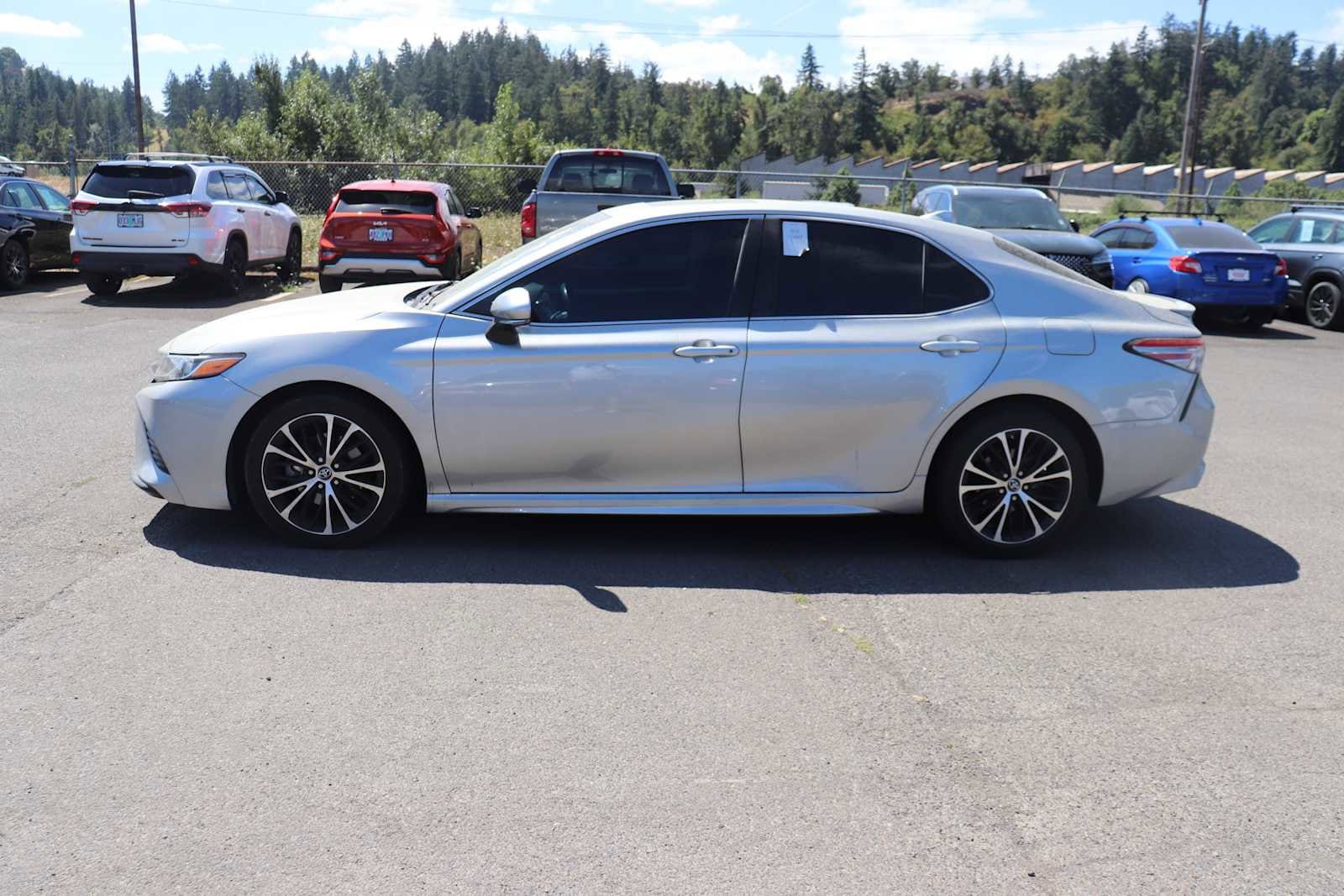 Thumbnail: 2019 Toyota Camry - 8