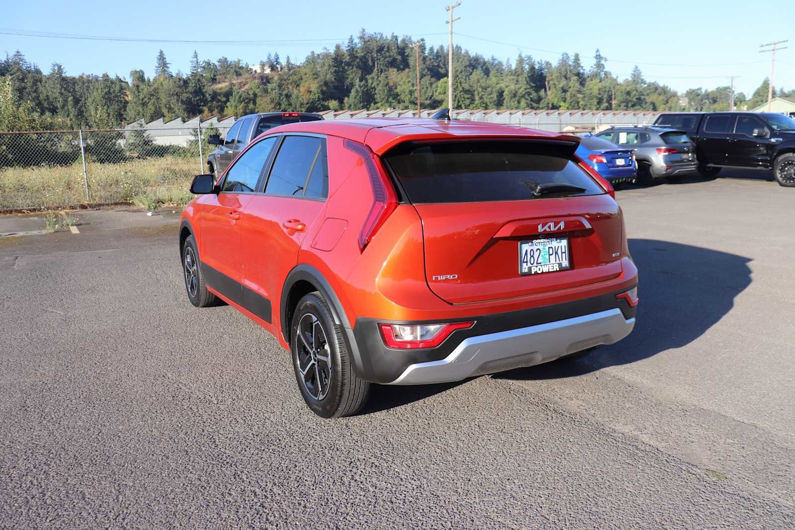 Thumbnail: 2023 Kia Niro - 7
