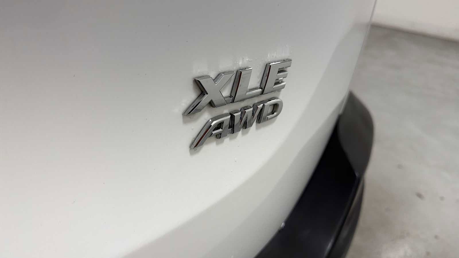 Thumbnail: 2013 Toyota RAV4 - 28