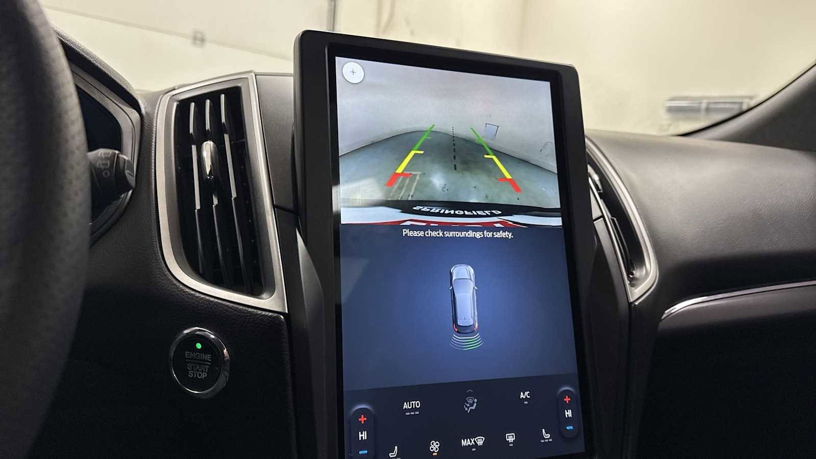 Thumbnail: 2022 Ford Edge - 19