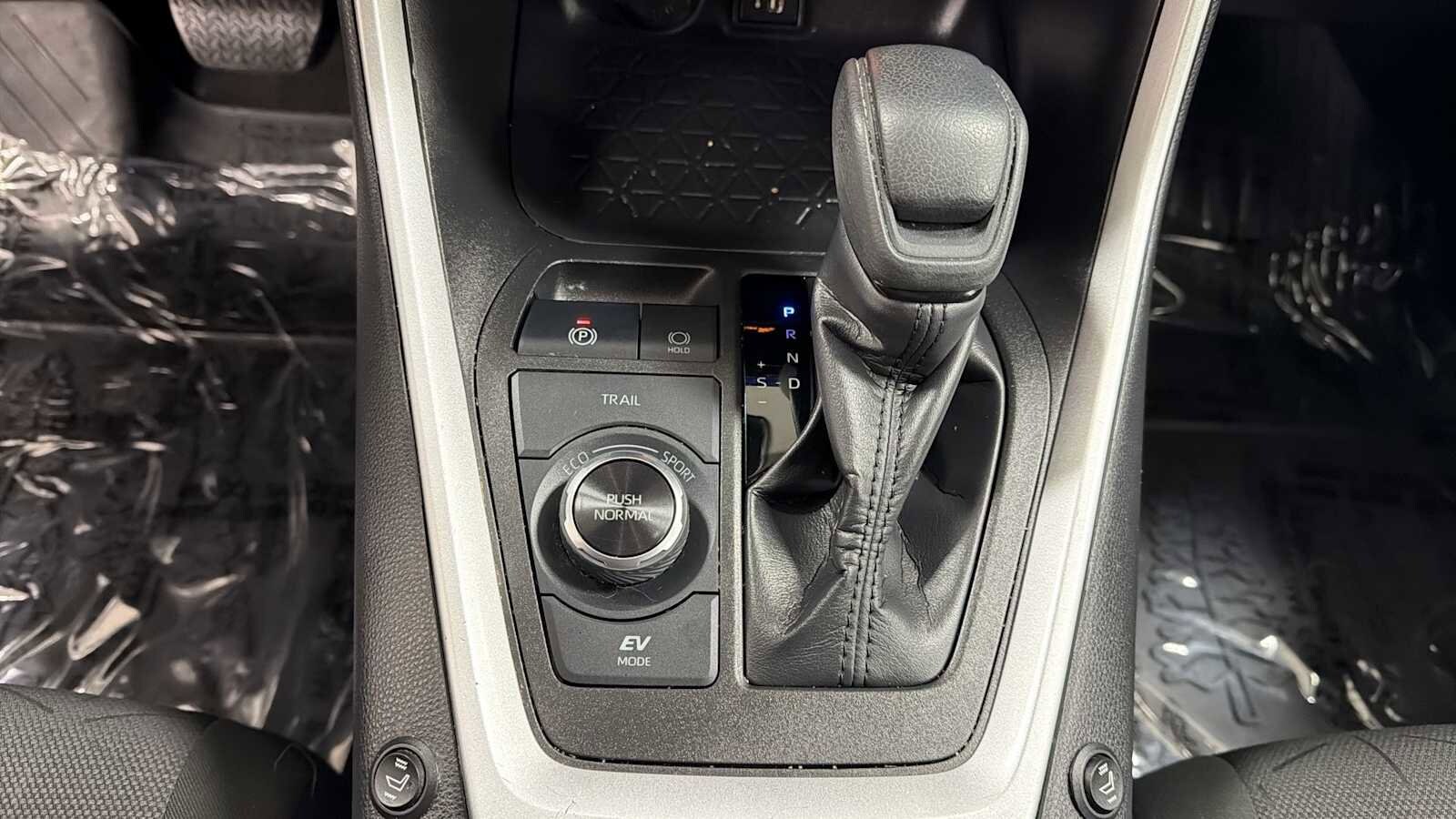 Thumbnail: 2023 Toyota RAV4 - 22