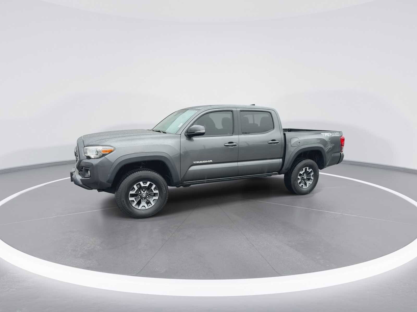 Thumbnail: 2019 Toyota Tacoma - 4