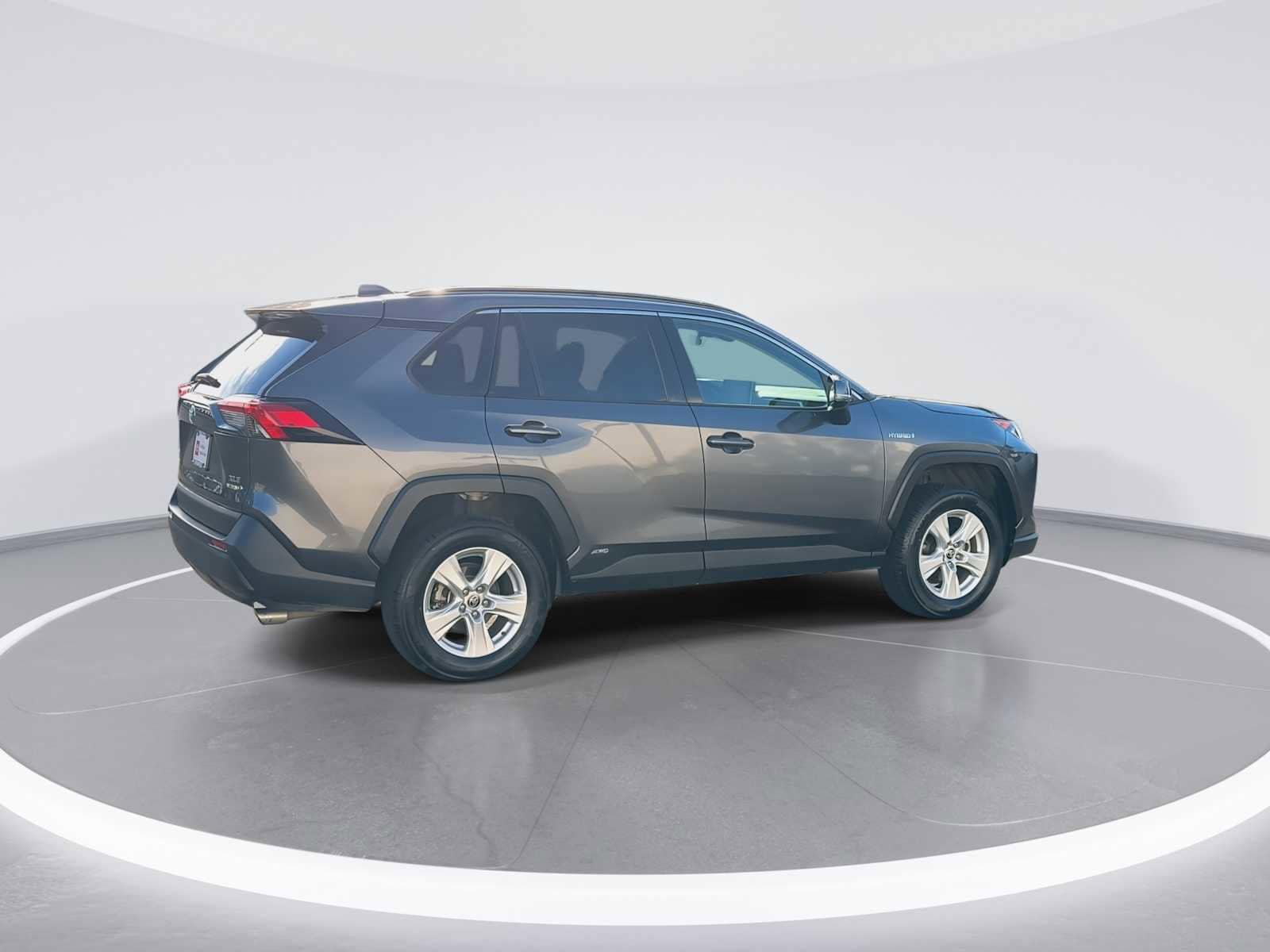 Thumbnail: 2021 Toyota RAV4 - 8