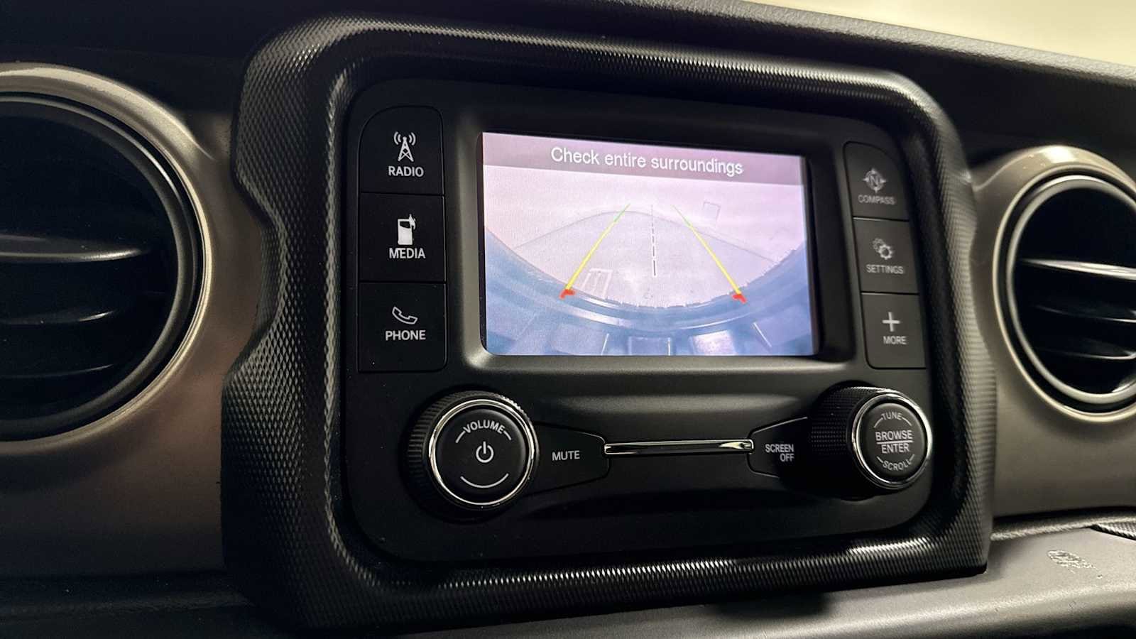 Thumbnail: 2020 Jeep Wrangler - 19