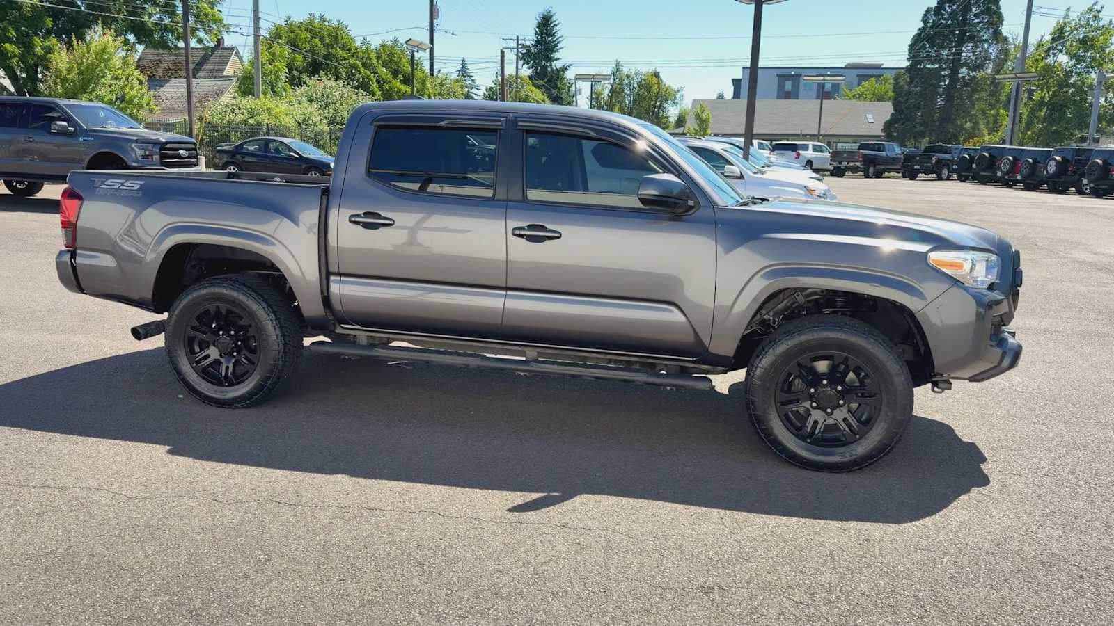 Thumbnail: 2022 Toyota Tacoma - 9
