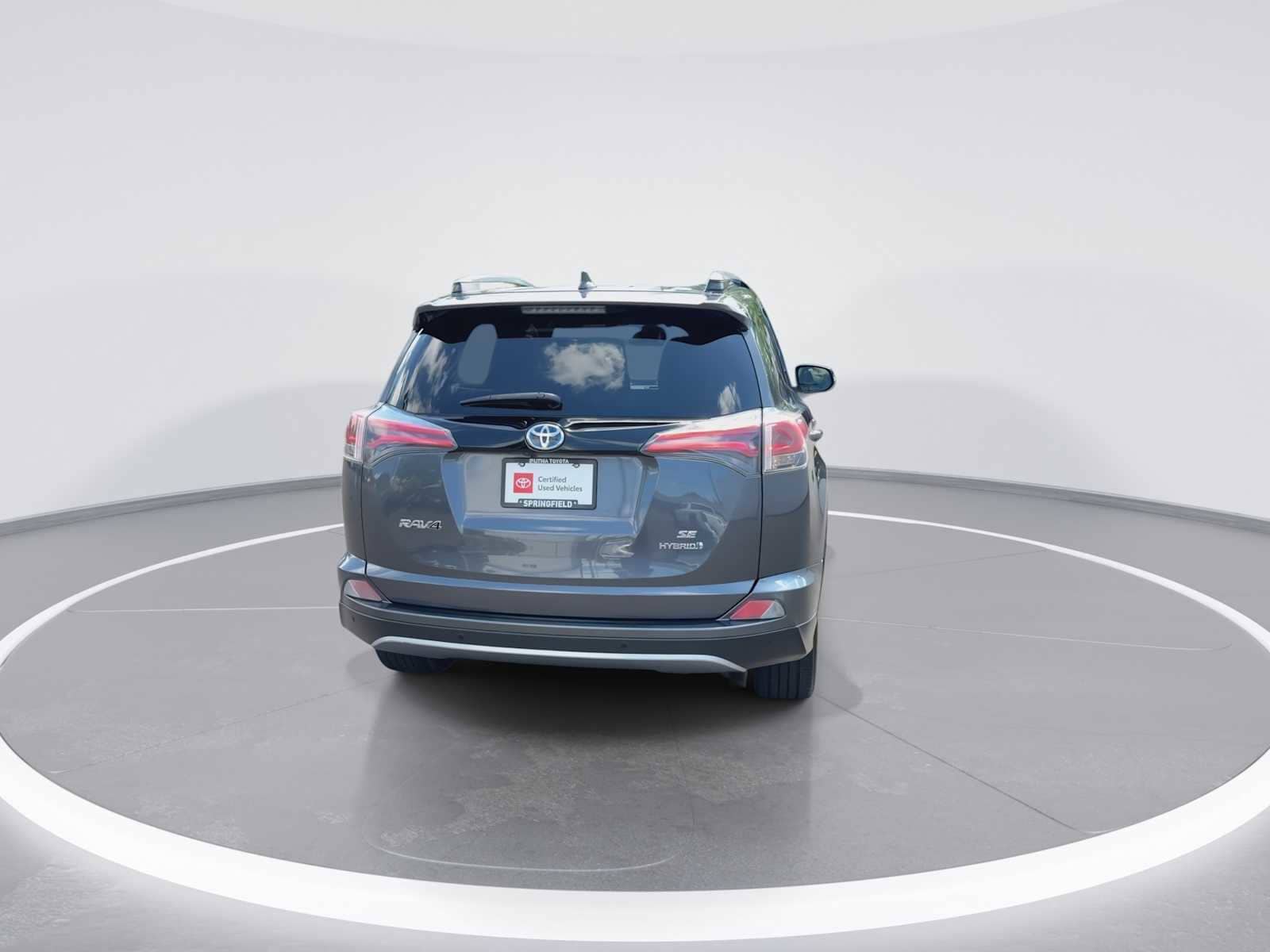 Thumbnail: 2017 Toyota RAV4 - 6