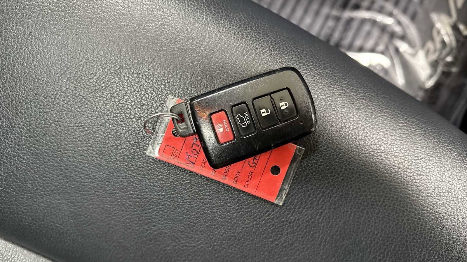 Thumbnail: 2017 Toyota RAV4 - 31