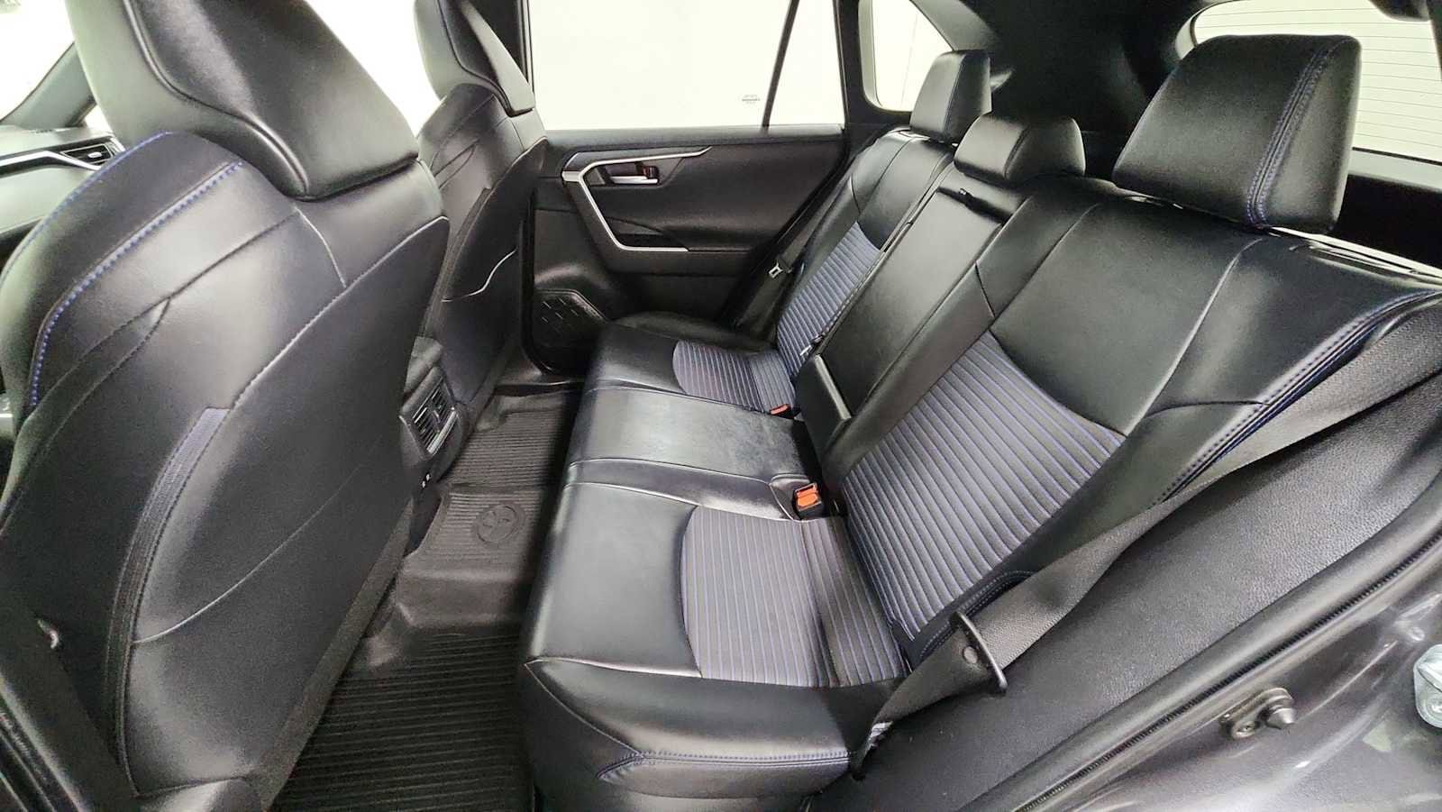 Thumbnail: 2020 Toyota RAV4 - 25