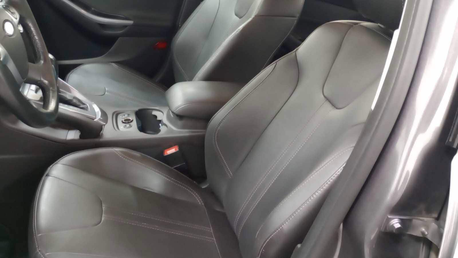 Thumbnail: 2014 Ford Focus - 13
