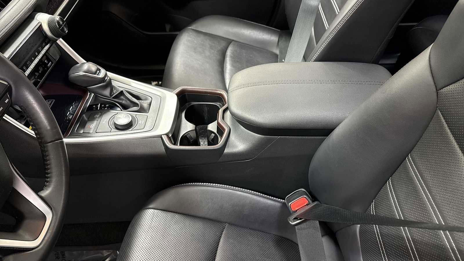 Thumbnail: 2020 Toyota RAV4 - 22