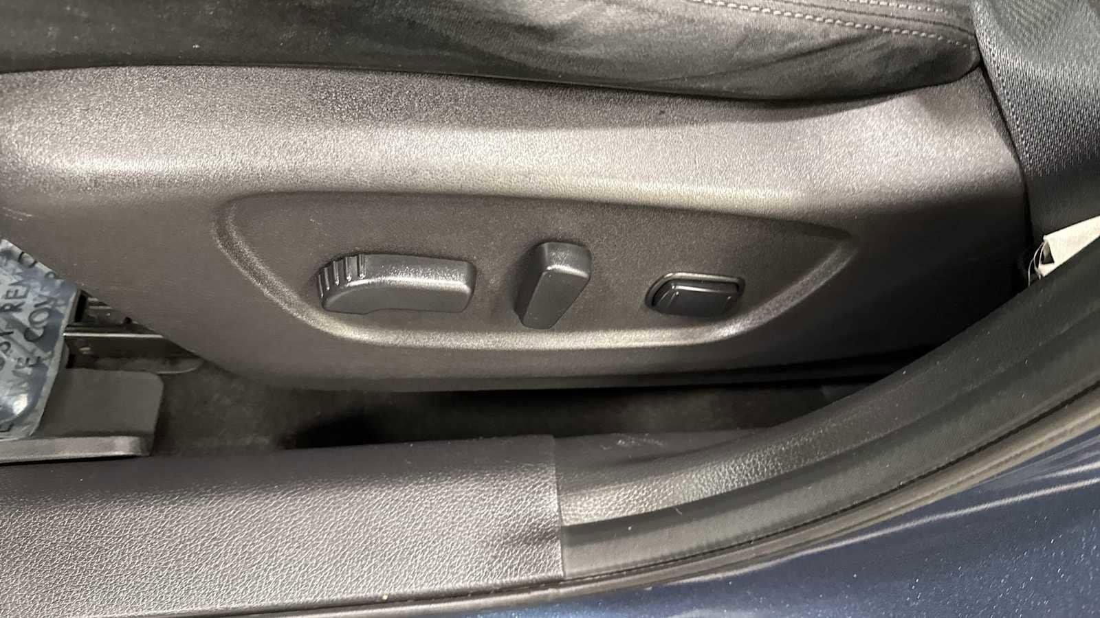 Thumbnail: 2016 Nissan Rogue - 14