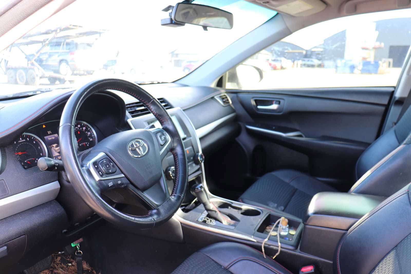 Thumbnail: 2015 Toyota Camry - 10