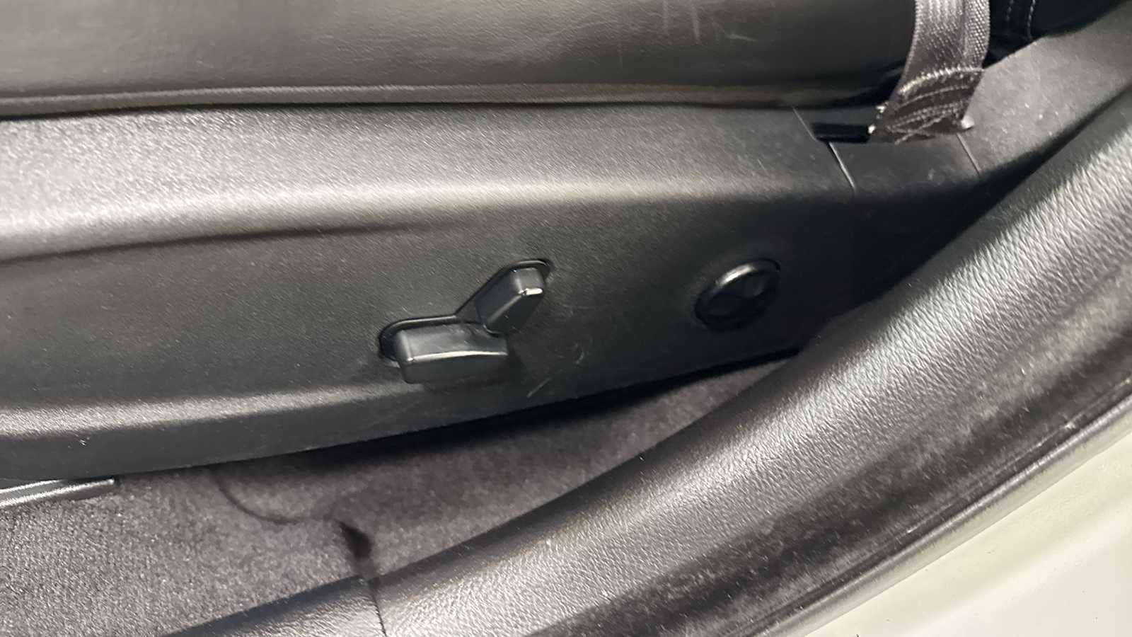 Thumbnail: 2017 Chrysler 300 - 14