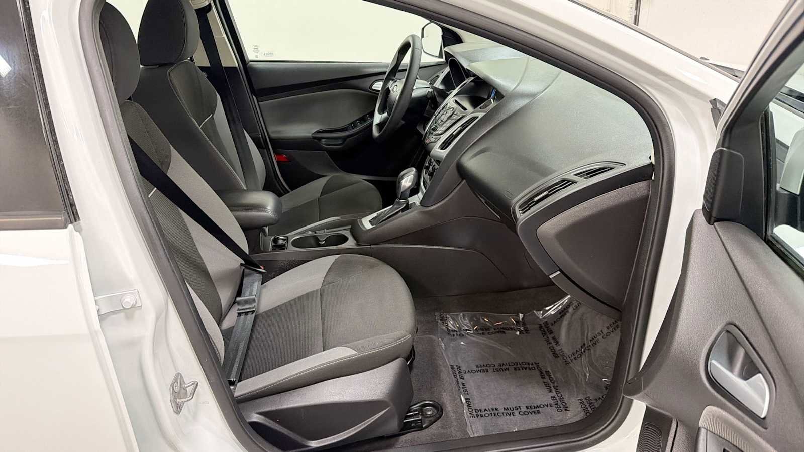 Thumbnail: 2014 Ford Focus - 27