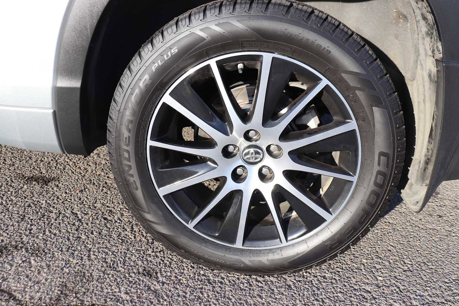 Thumbnail: 2018 Toyota Highlander - 9