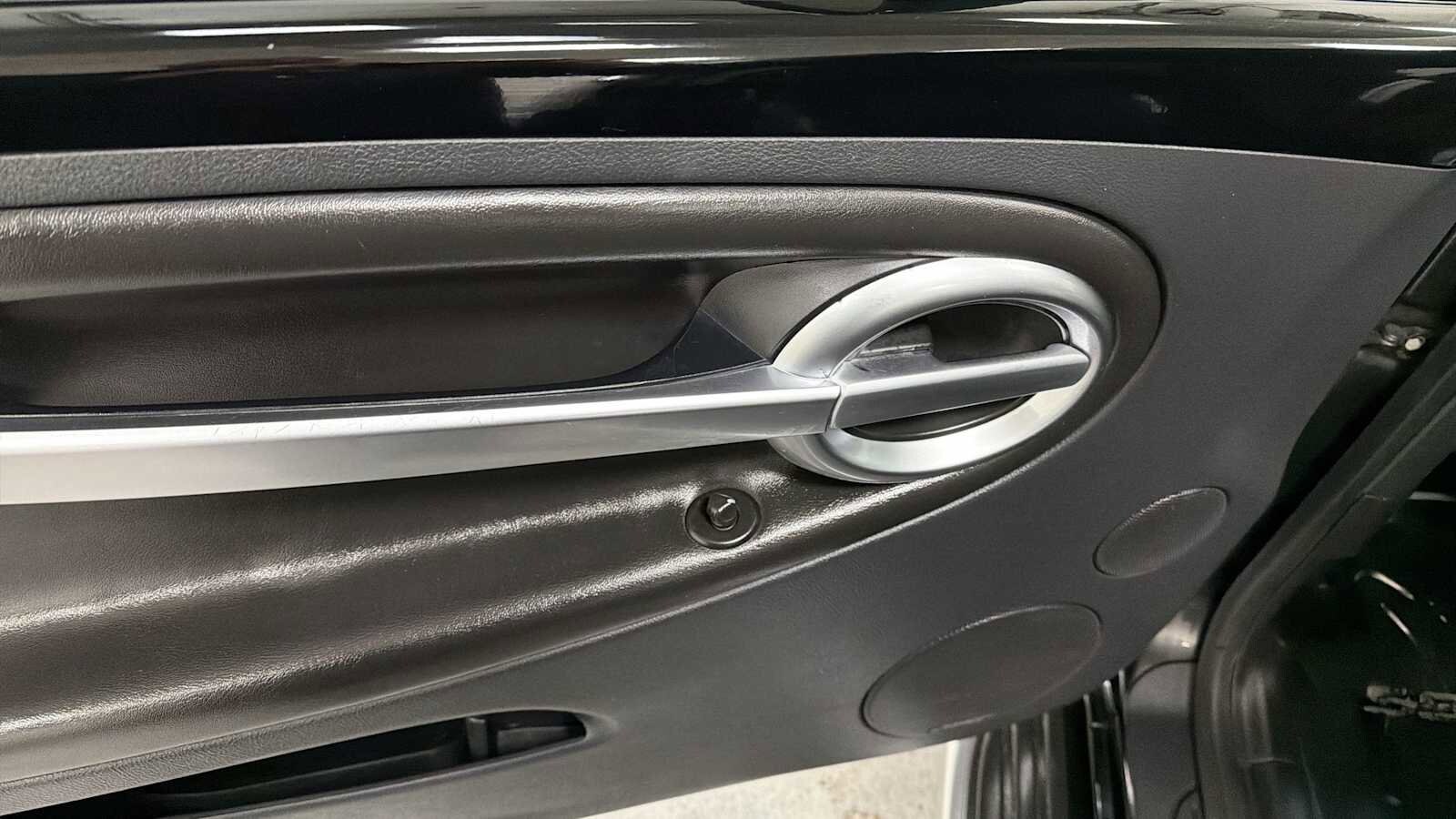 Thumbnail: 2004 Chevrolet SSR - 15