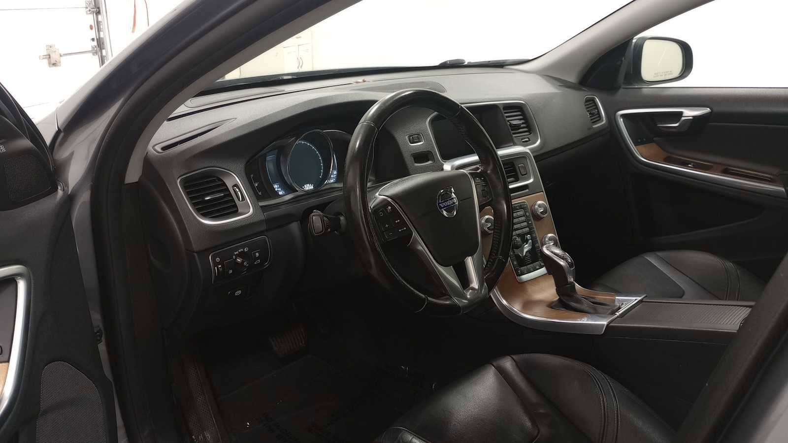 Thumbnail: 2016 Volvo S60 - 12
