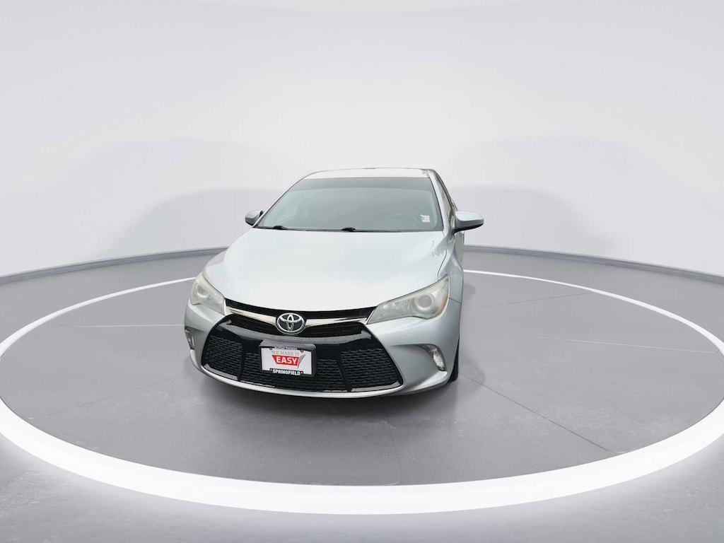 Used 2016 Toyota Camry SE Sedan