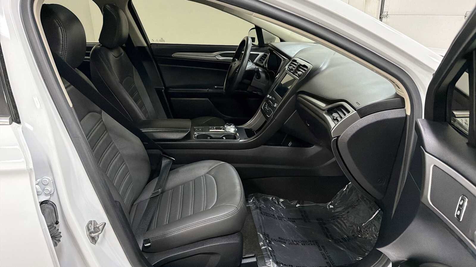 Thumbnail: 2020 Ford Fusion - 29