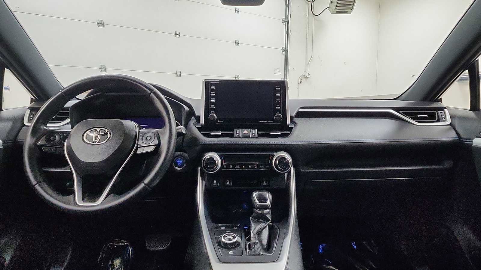 Thumbnail: 2020 Toyota RAV4 - 27