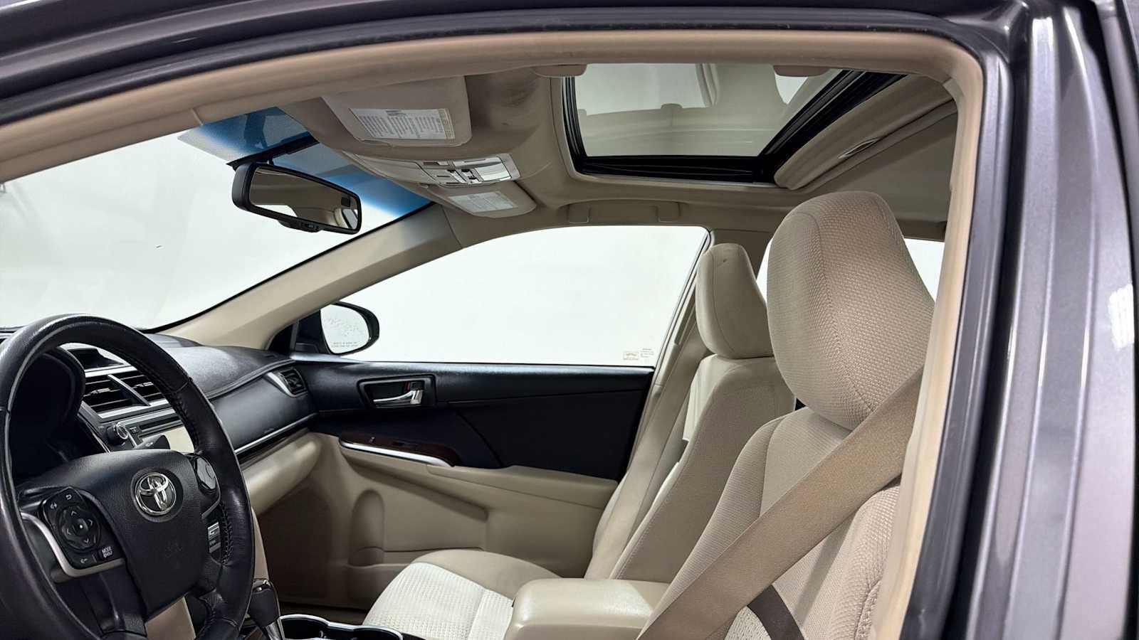 Thumbnail: 2013 Toyota Camry - 24