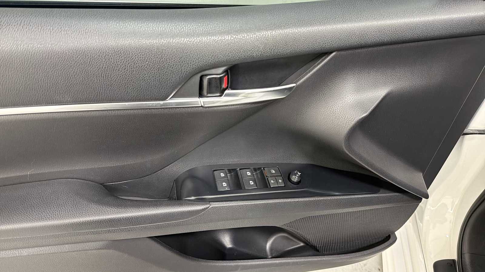 Thumbnail: 2020 Toyota Camry - 15